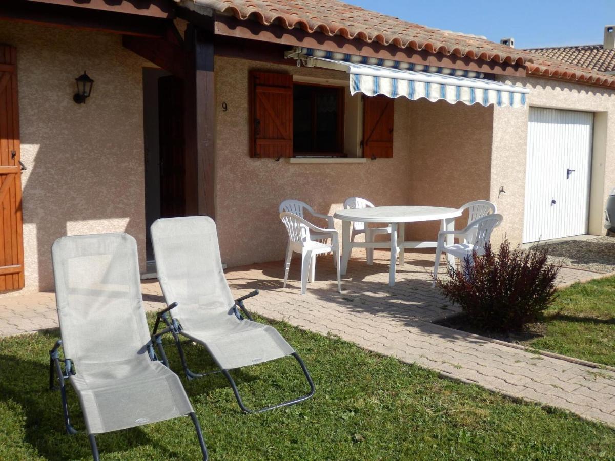 Pretty Villa With Above Ground Pool Saint-Genies-de-Fontedit Екстер'єр фото